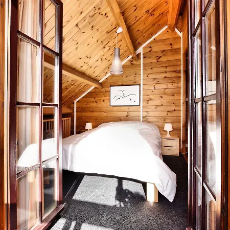 Quaint Chalet In With Hill View *