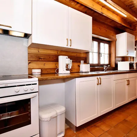 Quaint Chalet In With Hill View סנט - הוברט